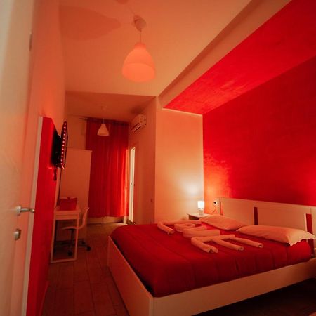 O Vic' Stritt' Hotel Napels Buitenkant foto