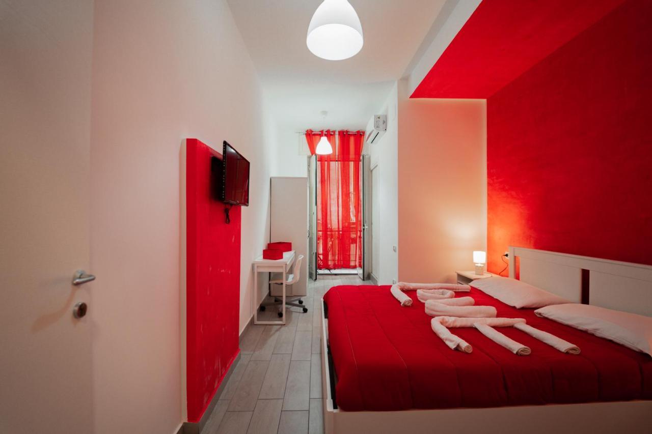 O Vic' Stritt' Hotel Napels Buitenkant foto