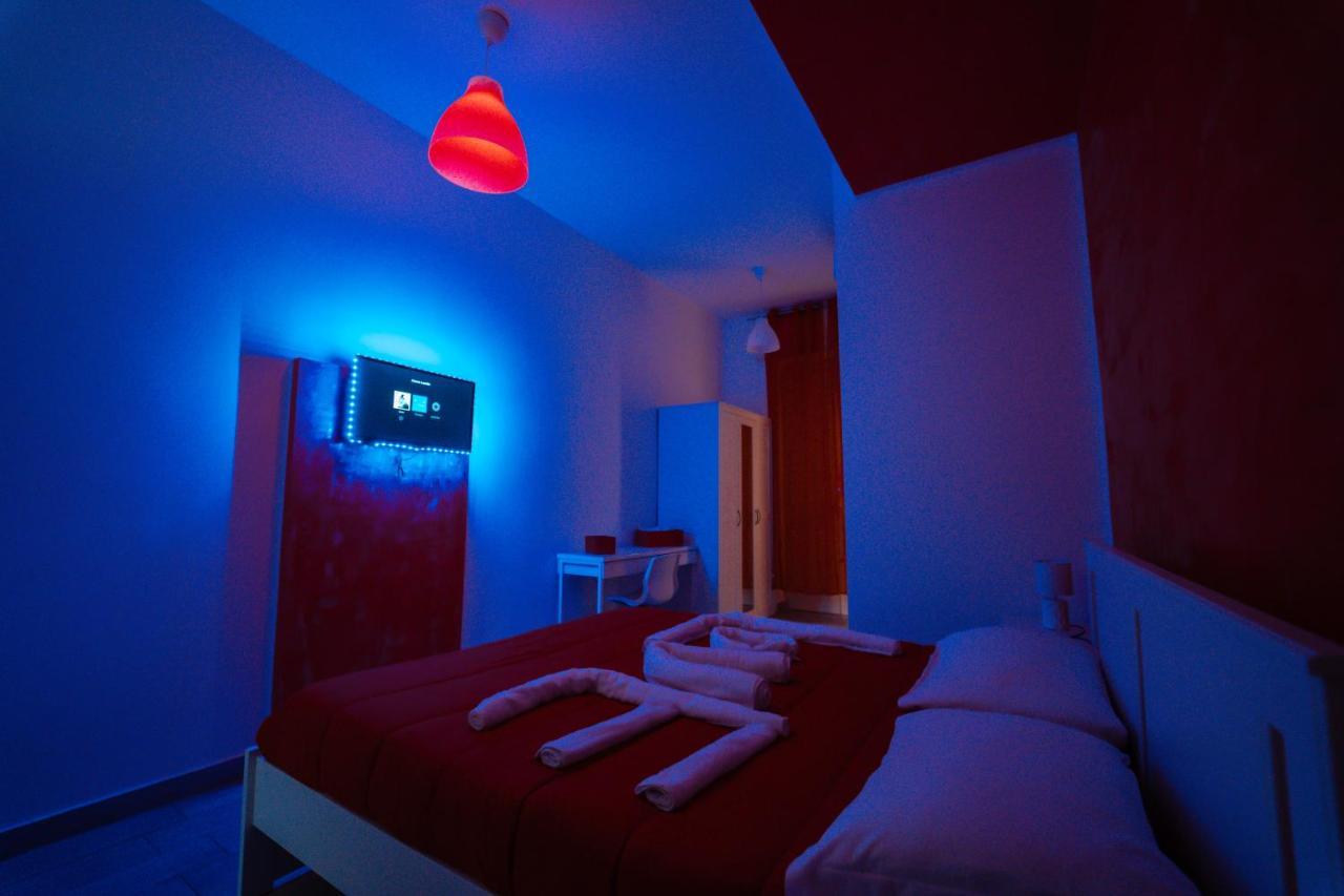 O Vic' Stritt' Hotel Napels Buitenkant foto
