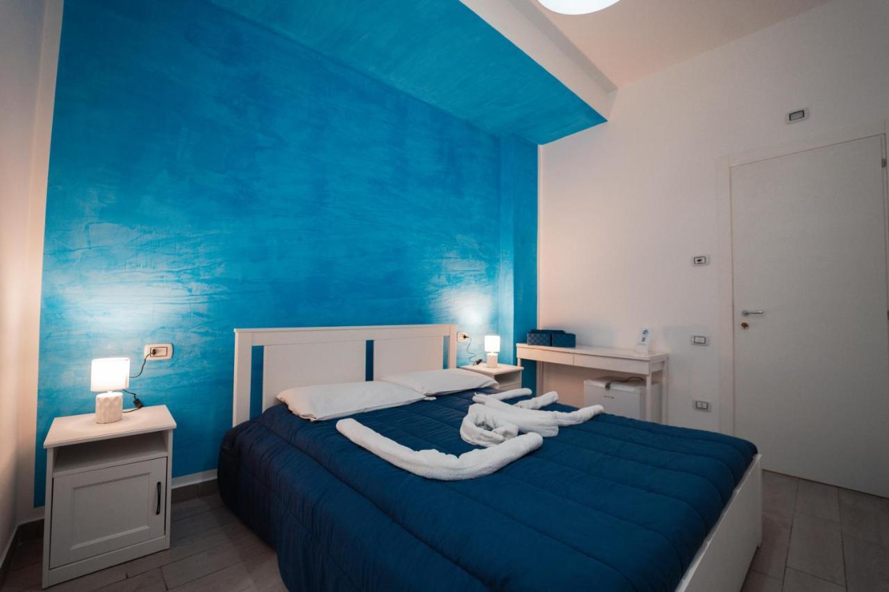 O Vic' Stritt' Hotel Napels Buitenkant foto