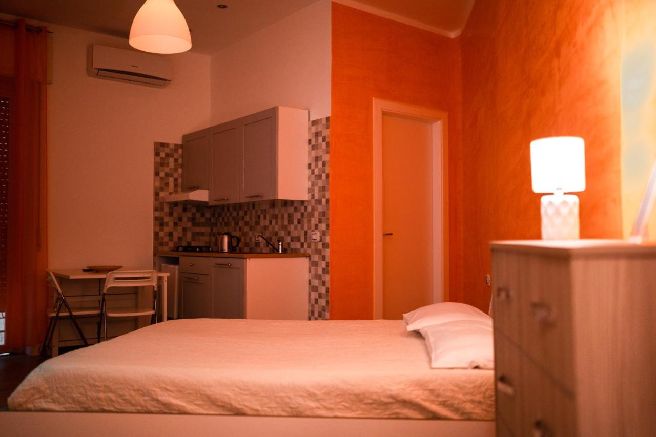 O Vic' Stritt' Hotel Napels Buitenkant foto