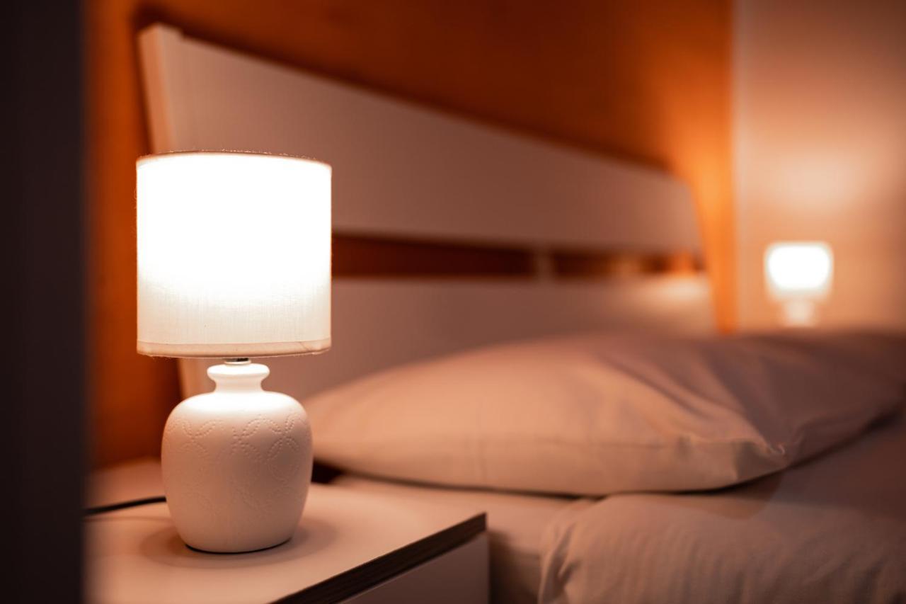 O Vic' Stritt' Hotel Napels Buitenkant foto