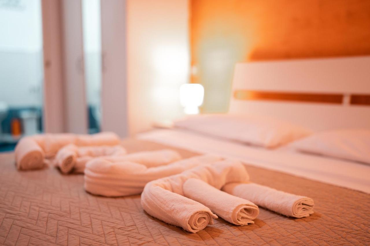 O Vic' Stritt' Hotel Napels Buitenkant foto