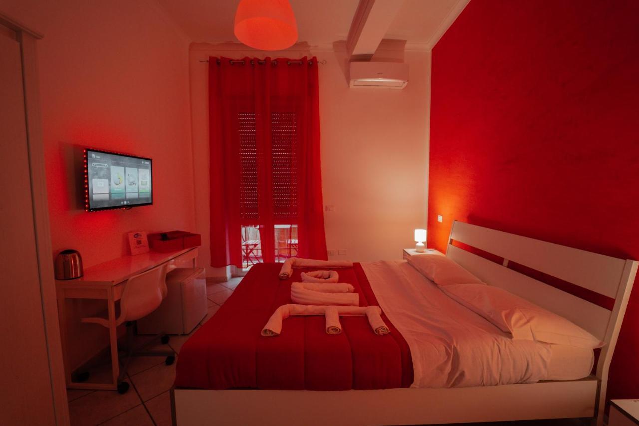 O Vic' Stritt' Hotel Napels Buitenkant foto