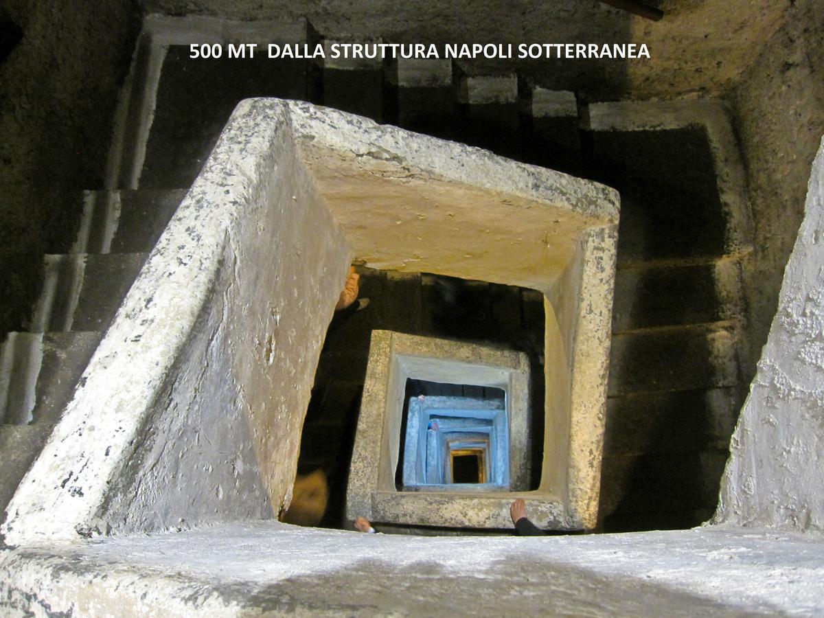 O Vic' Stritt' Hotel Napels Buitenkant foto