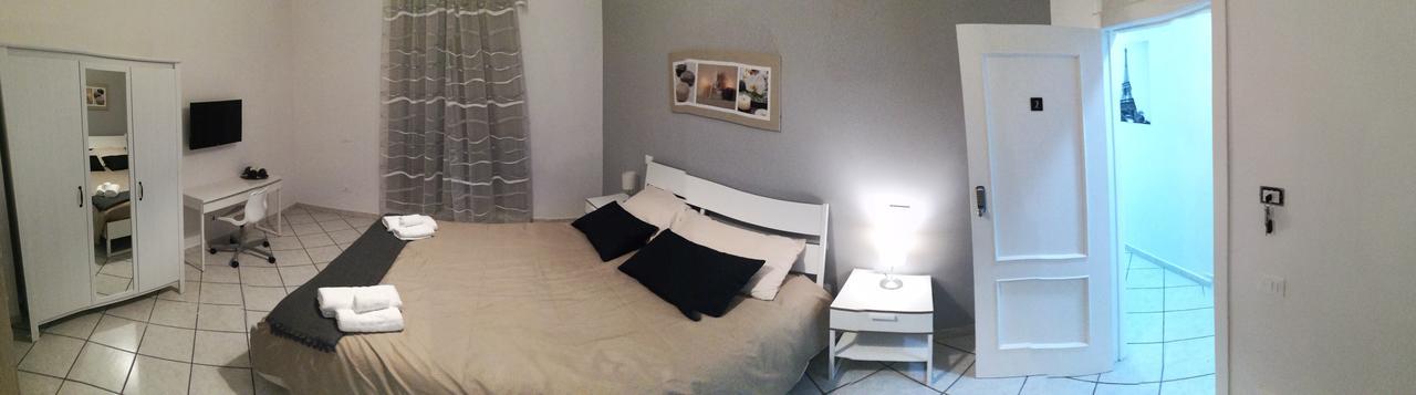 O Vic' Stritt' Hotel Napels Buitenkant foto